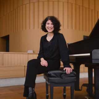 Our next mystery guest will be Anya Alexeyev! Anya will be our guest soloist to perform the world premiere of Michael Barry’s “Paganini Fantasy for Piano and Winds!”
Born in Moscow into a family of concert pianists, award-winning Alexeyev has studied and performed extensively in many countries across Europe as well as in the USA, Canada, Mexico, Argentina, Malaysia and South Africa.
Anya’s solo repertoire is extensive and varied and she has been a participant in many chamber music festivals and professional recordings throughout Europe and North America. She is an absolutely fabulous pianist and we are so thrilled to have her take the stage with us for this premiere!
Mark your calendars and take advantage of this incredible opportunity to hear Anya perform in person!
📆 November 28th
⏰ 7:30 pm
📍 Knox Presbyterian Church (50 Erb St, W, Waterloo)
🎟 Tickets available at: https://wellingtonwindsymphony.ca/evergreen/